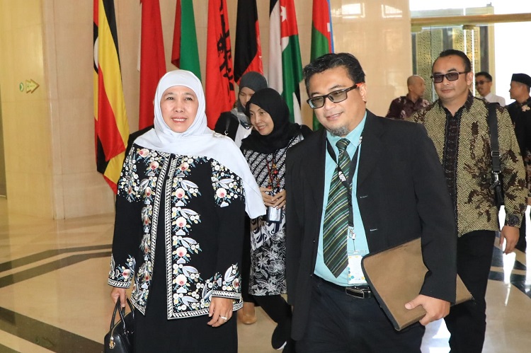 Gubernur Khofifah Indar Parawansa menjalin kerja sama dengan Islamic Development Bank (IsDB) yang ada di Jeddah, Saudi Arabia, Senin (08/01/2024) waktu setempat. SP/ Pemprov Jatim