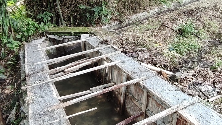 Bangunan saluran irigasi di Desa Morosunggingan, Peterongan, Jombang belum selesai dikerjakan. SP/Sarep