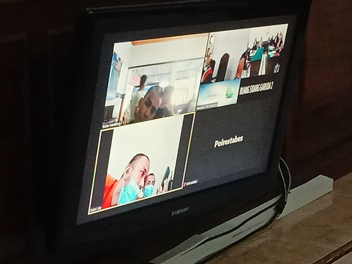 Sidang kasus pencurian di gudang toko online CV. Green Smart yang digelar di PN Surabaya, Rabu (04/01/2023). SP/Ariandi.