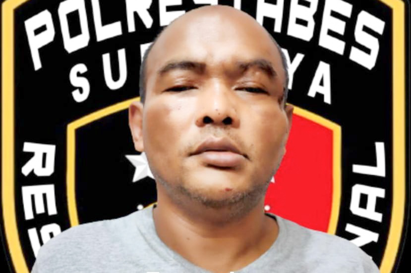 Tersangka kasus pencurian laptop yang berhasil diringkus aparat Satreskrim Polrestabes Surabaya. SP/Ariandi.