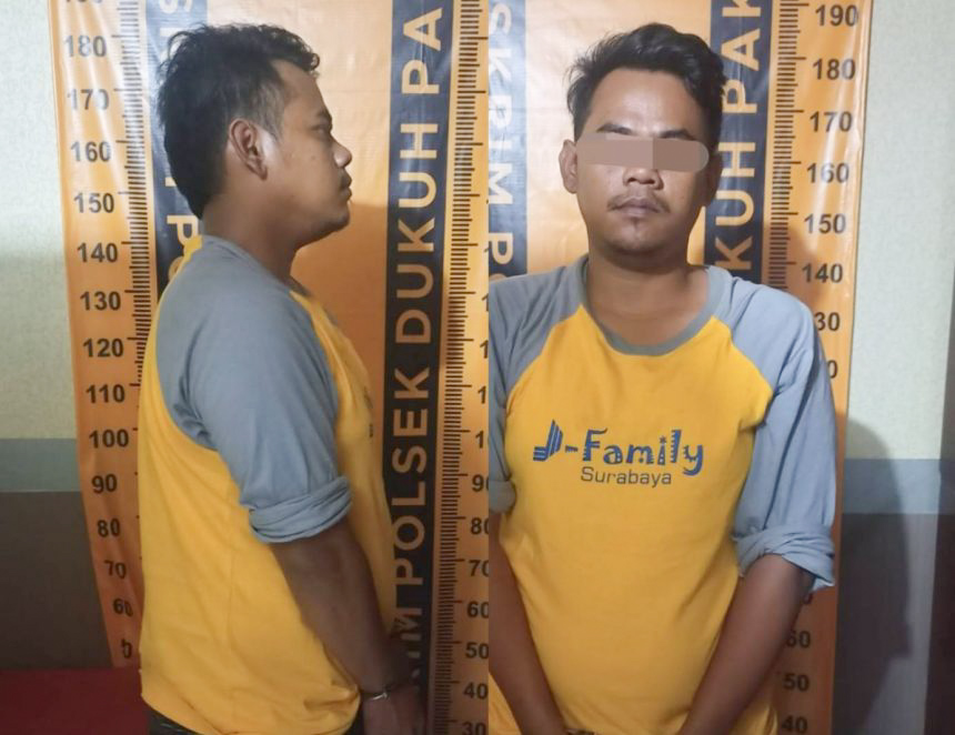 Tersangka pencurian HP yang berhasil diamankan anggota Unit Reskrim Polsek Dukuh Pakis Surabaya. SP/Ariandi.