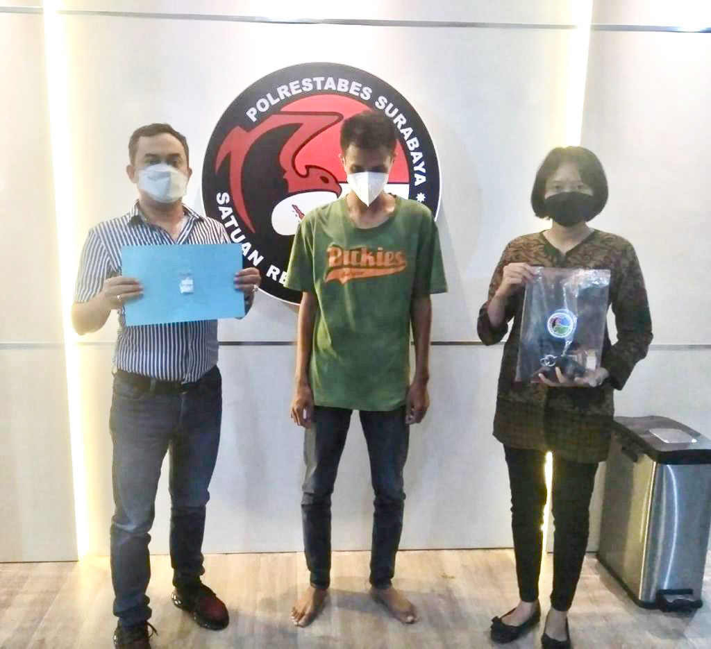 Tersangka yang berhasil diamankan oleh petugas Satresnarkoba Polrestabes Surabaya.