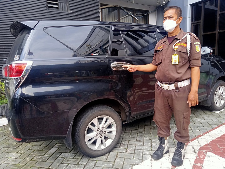 Mobil yang digunakan pelaku Samad. SP/Mahbub Fikri