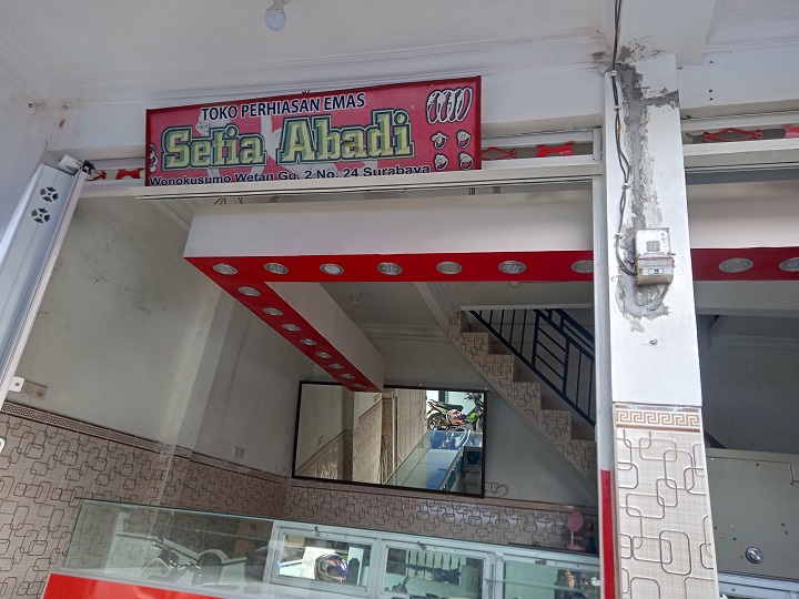 Toko emas milik Dahuji yang diduga alami penipuan emas. SP/Mahbub Fikri