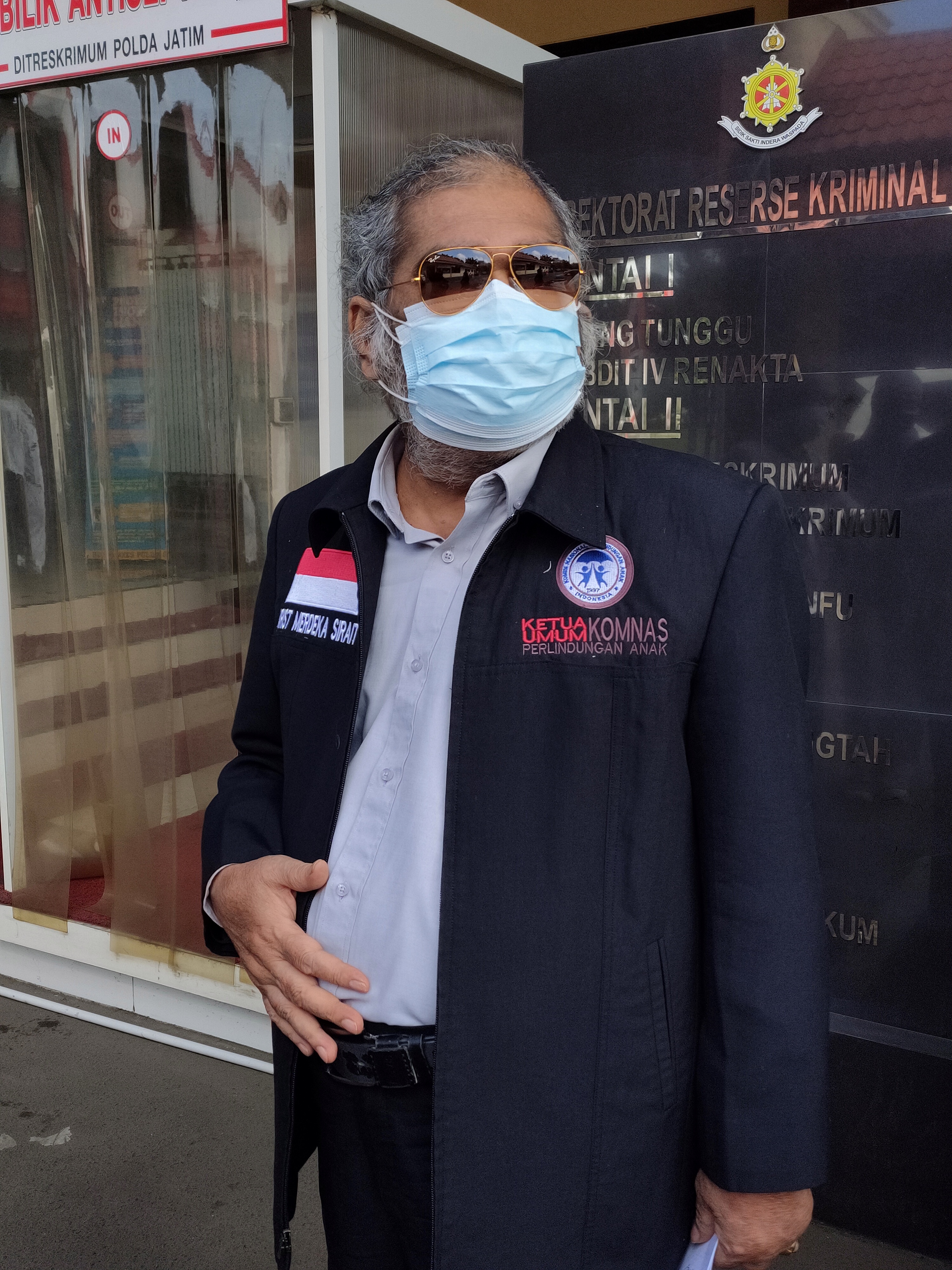 Ketua Komnas Perlindungan Anak Aries Merdeka Sirait mendatangi Polda Jatim untuk ikut gelar kasus dugaan pelecehan seksual, Kamis (5/8/2021)