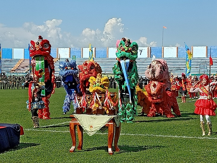 Tarian barongsai mengawali pembukaan Liga Santri Piala Kasad.  SP/MUHAJIRIN KASRUN