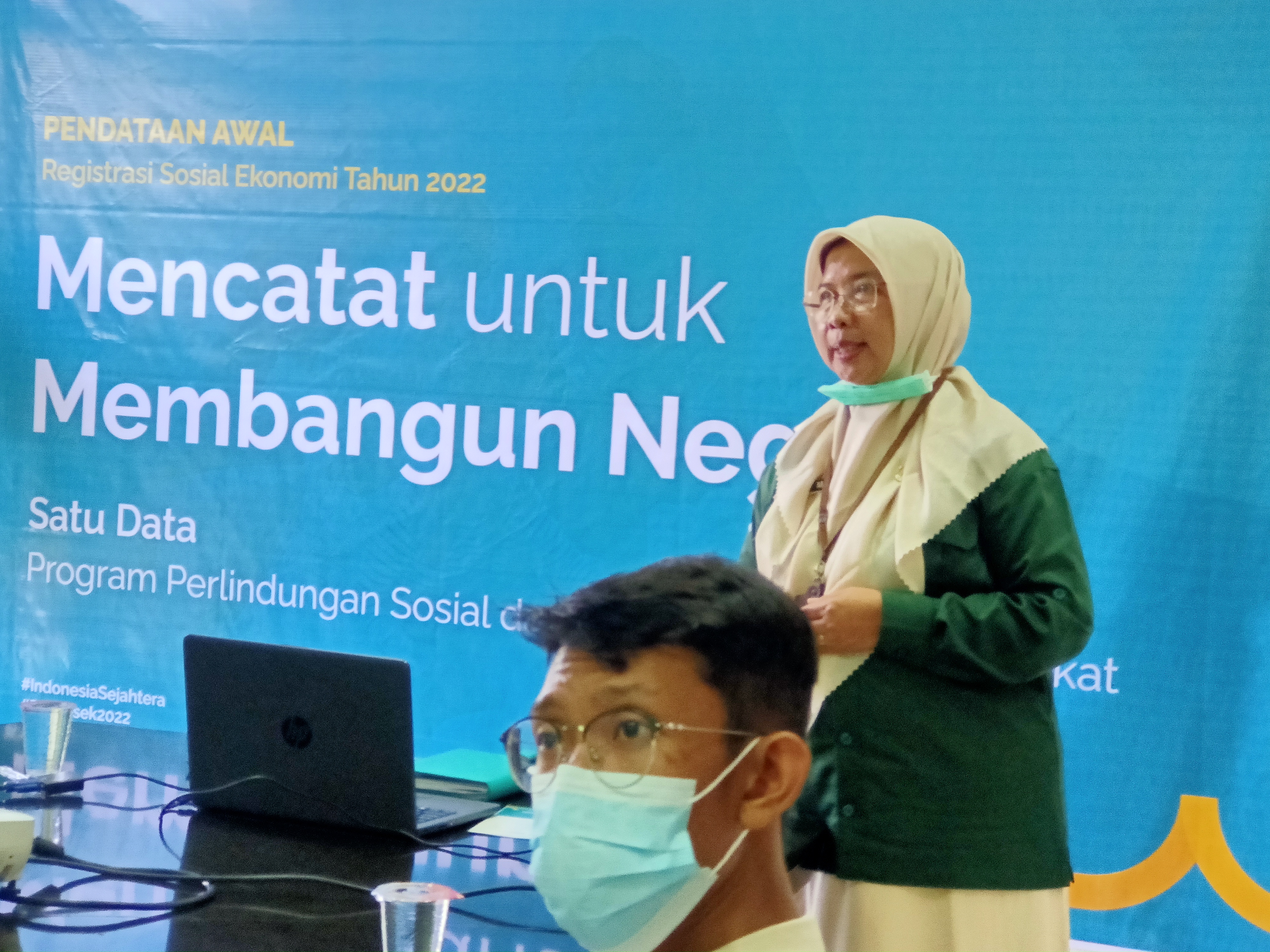 Kepala BPS Kota Mojokerto Mimik Nurdjanti saat menjelaskan progres pendataan awal regsosek 2022 Kota Mojokerto.