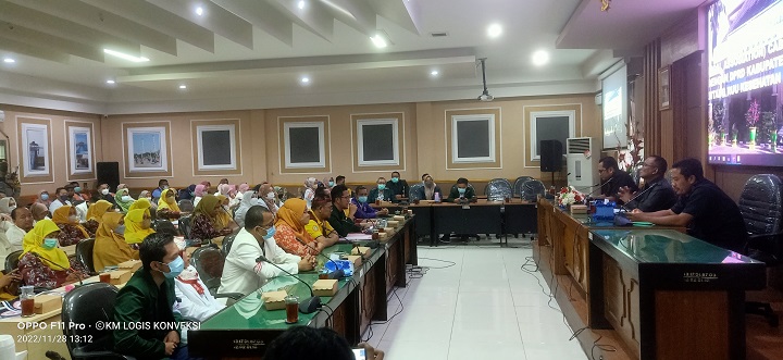 Suasana audensi nakes Lamongan dengan komisi B DPRD Lamongan. SP/MUHAJIRIN KASRUN