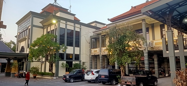 Kantor Perkim langsung sepi beberapa saat usai KPK melakukan penggeledahan. SP/MUHAJIRIN 