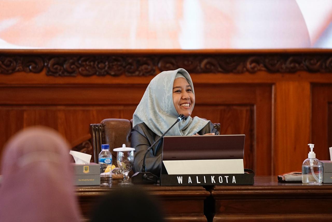 Wali Kota Mojokerto Ning Ita saat membuka acara 
