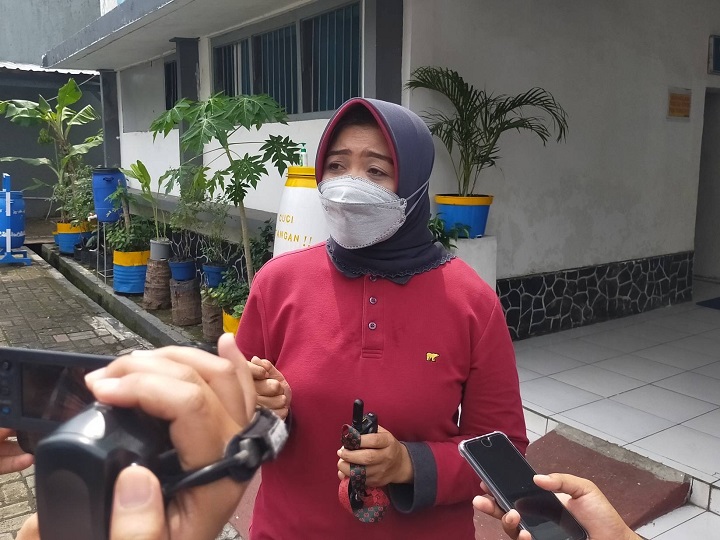 Pelaksana Tugas (Plt) Kepala Dinas Kebersihan dan Ruang Terbuka Hijau (DKRTH) Kota Surabaya, Anna Fajriatin. SP/ Al Qomar