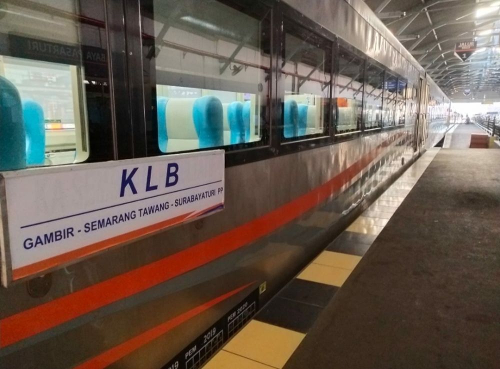 Ilustrasi kereta KLB.