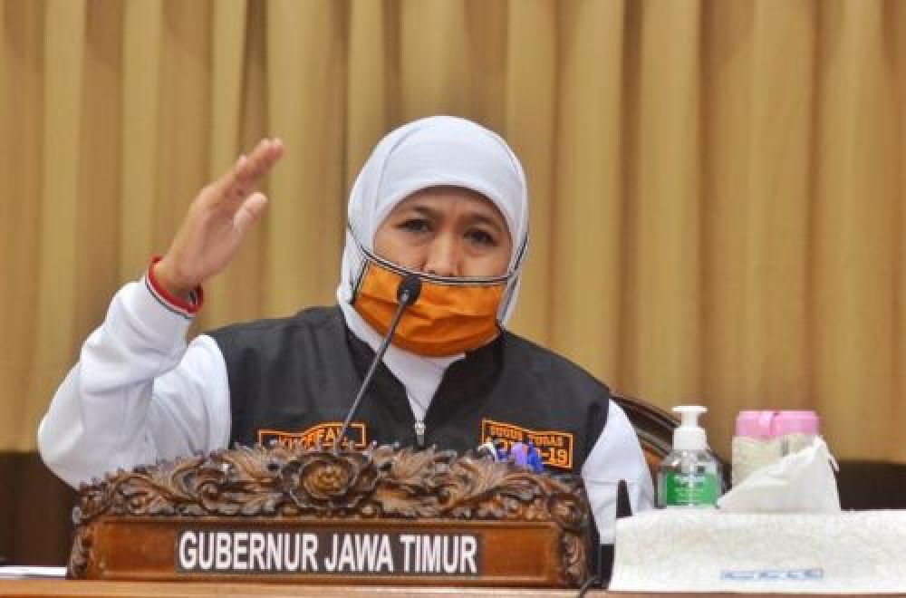 Update Covid-19 Jatim, Gubernur Jatim Khofifah Indar Parawansa saat konferensi pers update corona Jawa Timur di Gedung Negara Grahadi, Surabaya, Minggu (18/5/2020). Sp/Arlana