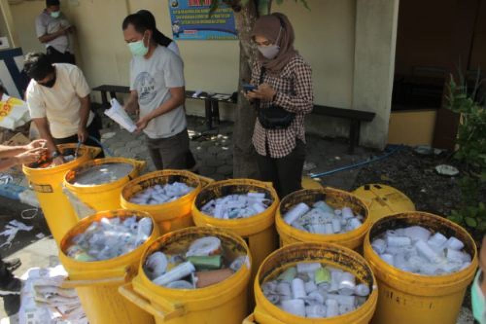 Ribuan petasan yang berhasil diamankan. 