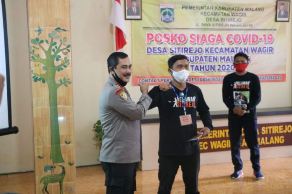 Kabarharkam Komjen Pol. Agus Andrianto melihat kampung tangguh di Rangka Buntu kemarin (30/5/2020)