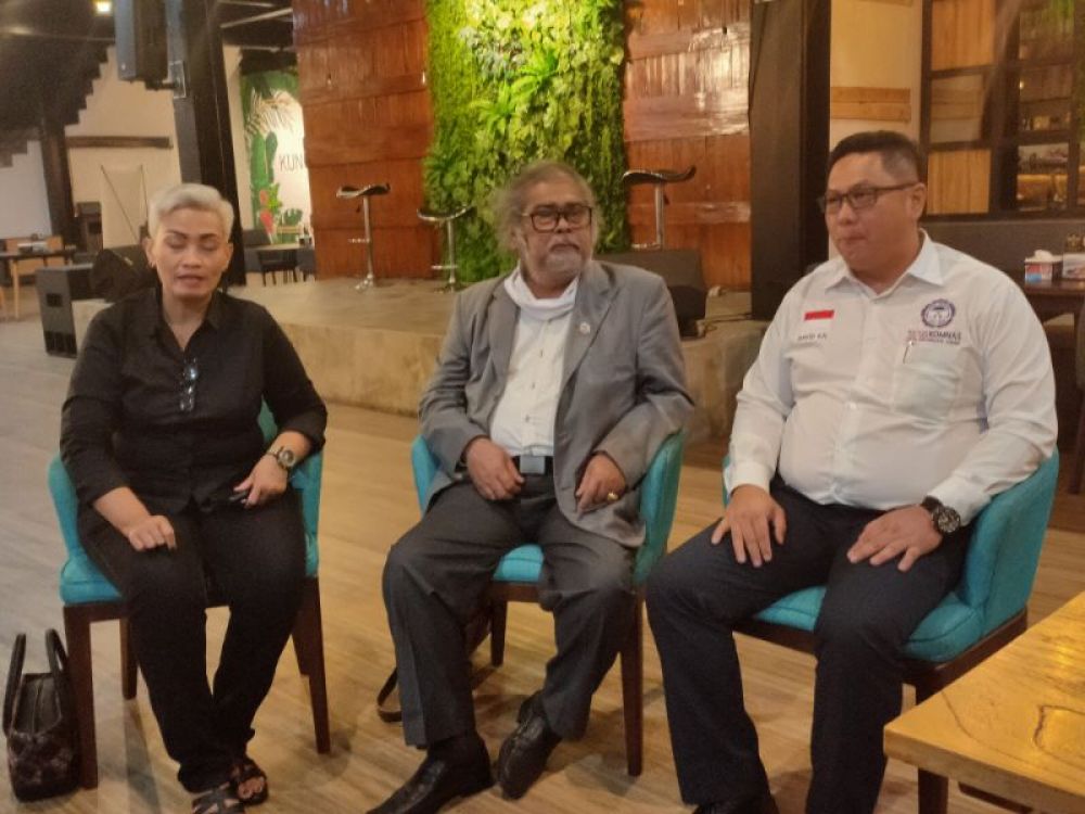 Ketua Komnas PA Arist Merdeka Sirait meminta jaksa agar menuntut maksimal kasus pencabulan yang dilakukan terduga pendeta hanny