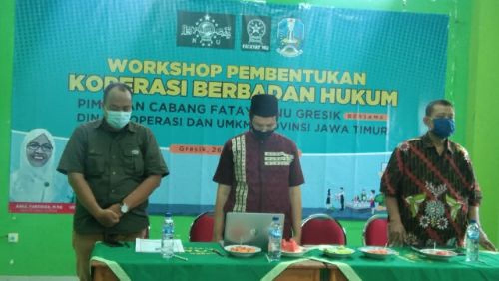 Narasumber pada workshop Pembentukan Koperasi Berbadan Hukum di Kantor PCNU Gresik.