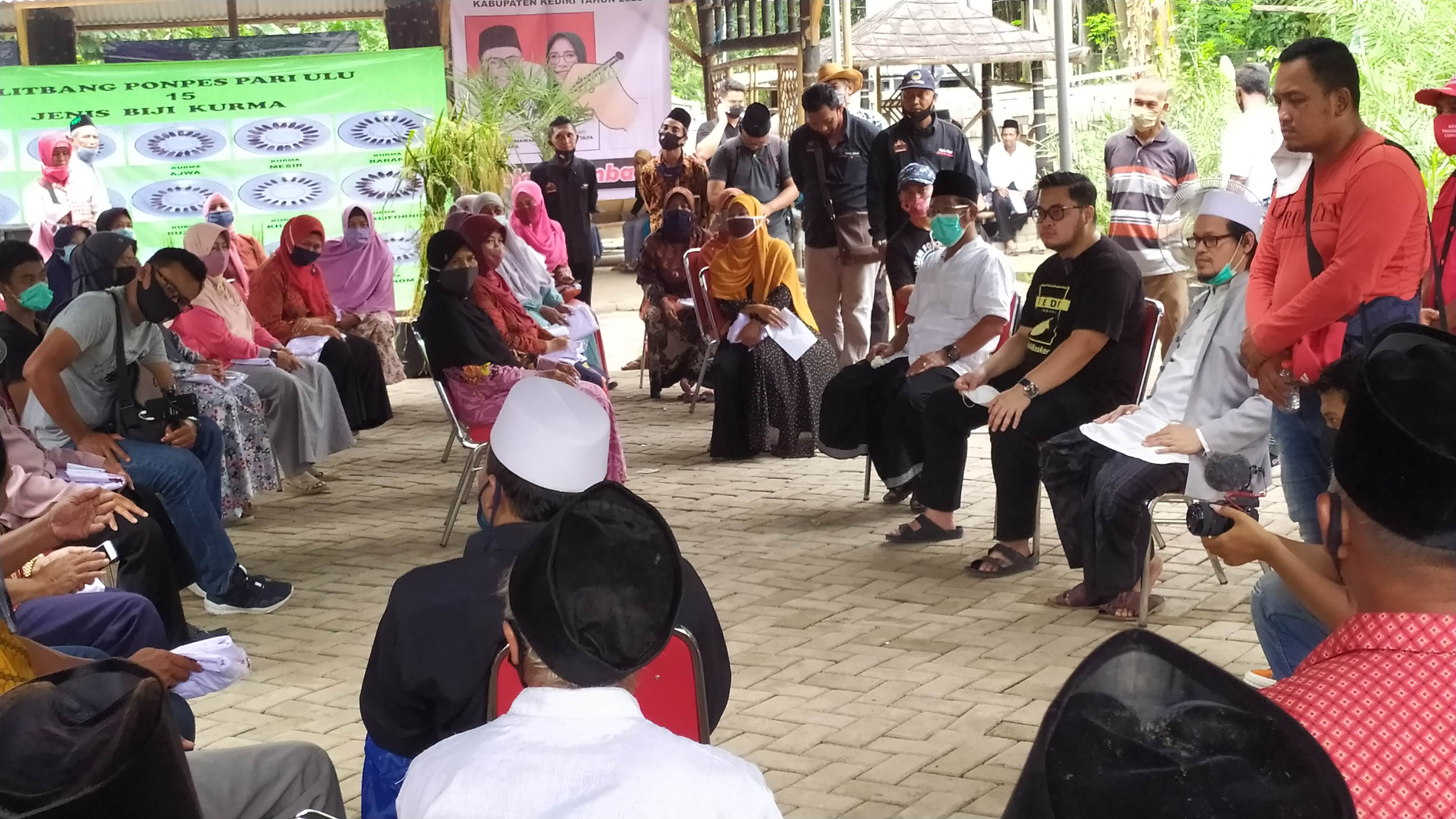 Mas Ditho saat berkunjung di Desa Sumbercangkring Kecamatan Gurah Kabupaten Kediri