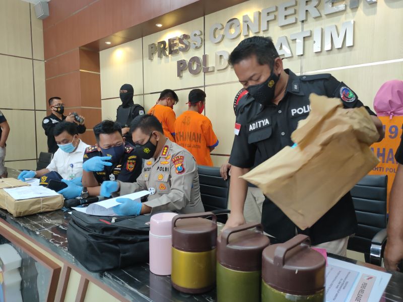 Ditreskoba Polda Jatim membongkar sabu sabu seberat 4 kilogram Jumat (8/1/2021)