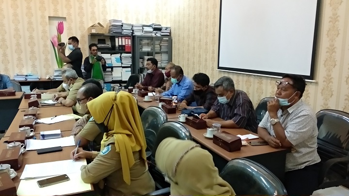 Suasana RDP dewan, Bulog dan Mitra dan Kepala OPD terkait. SP/MUHAJIRIN KASRUN
