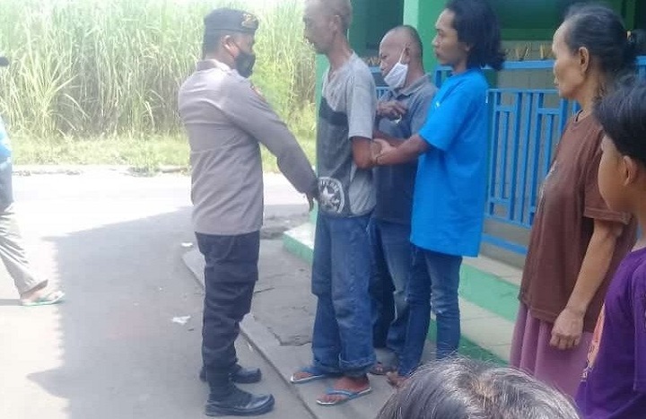 Pelaku diamankan saat kedapatan mendorong motor korban.