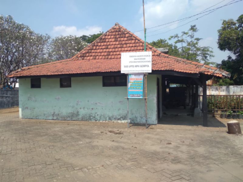 Rumah Potong Hewan (RPH) Gempol di  jalan Kusuma Bangsa RT 01, RW 12  Kelurahan Gempol, Pasuruan.