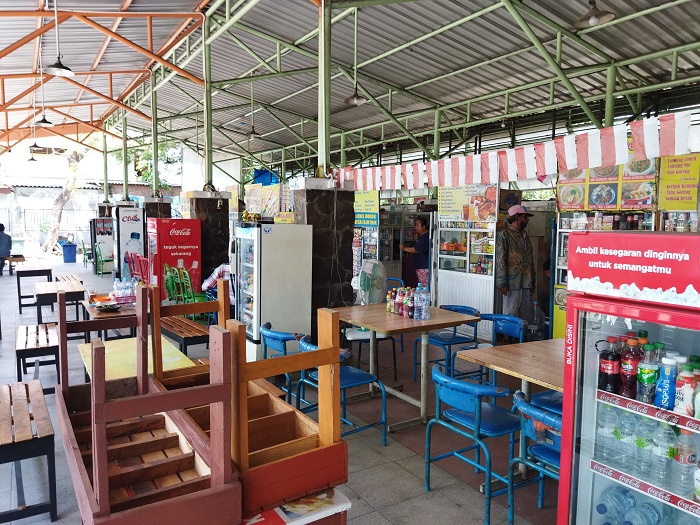 Kondisi UMKM di SWK Krembangan yang sepi pengunjung. SP/Semmy Mantolas