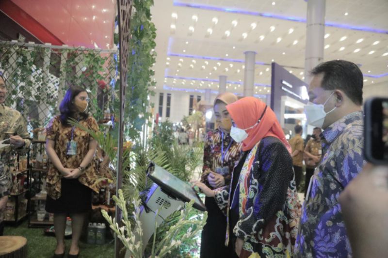 Wakil Bupati Lumajang, Indah Amperawati menghadiri acara pembukaan Jatim Fair di Grand City Hall Surabaya. Jum'at (8/10).