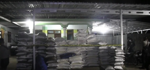 Barang bukti pupuk bersubsidi diamankan polisi di mapolres.