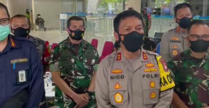 rapat koordinasi yang di ikuti Kapolda Jatim secara virtual di Bandara terminal 2 Internasional Juanda Sidoarjo, pada Jum'at (24/12/2021). 