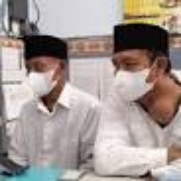 dua terdakwa korupsi bantuan operasional pendidikan (BOP) Kemenag tahun 2020, Rinawan Herasmawanto dan Nurdin.