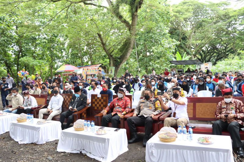 Banyuwangi - Kapolresta Banyuwangi AKBP Nasrun Pasaribu, memotivasi seluruh pelajar di Banyuwangi agar terus berkreasi dan berinovasi .