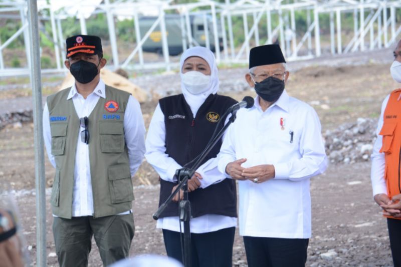 Wapres meninjau lokasi pembangunan hunian sementara atau Huntara di Desa Sumber Mujur, Kecamatan Candipuro, Kabupaten Lumajang.
