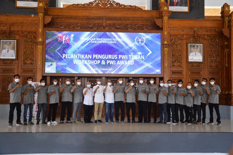 Pengurus Persatuan Wartawan Indonesia (PWI) Kabupaten Tuban periode tahun 2022 - 2025 resmi dikukuhkan. 