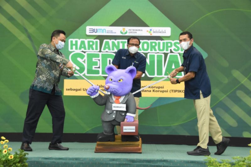 Ceremony peringatan Hari Antikorupsi Sedunia di Petrokimia Gresik.
