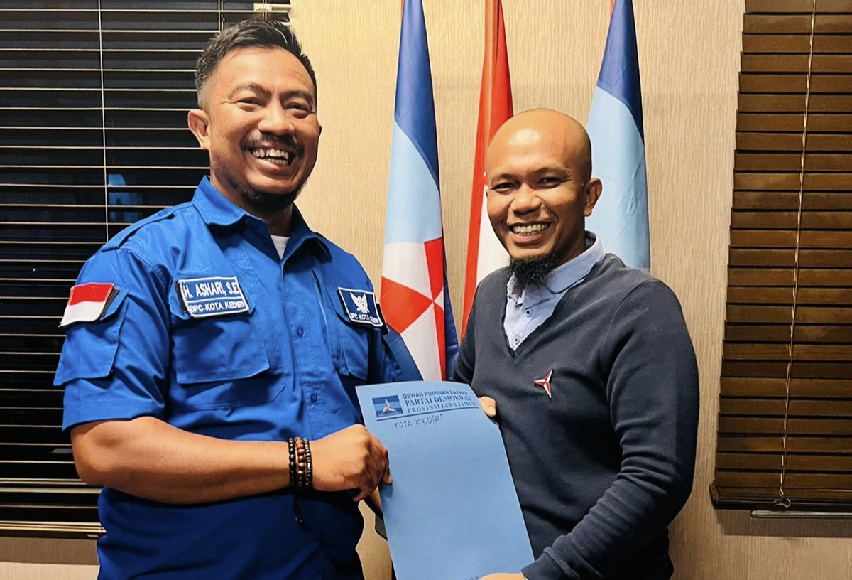 Ashari (kiri) bersama Sekertaris BPOKK DPD Jatim, Mohammad saifuddin