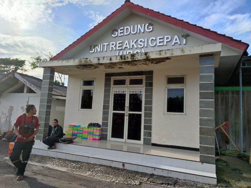 Gedung URC Bina Marga DPUTR Gresik di Jl Wahidin Sudirohusodo, Kebomas, Gresik.