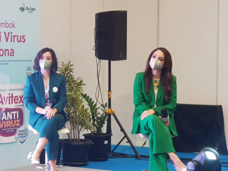 praktisi kesehatan dan family influencer Reisa Broto Asmoro, dalam konferensi pers Cat Avitex di JCC, Jakarta, Kamis 16 Juni 2022.