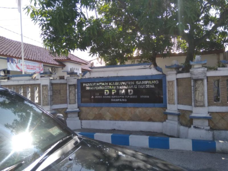 Kantor Dinas Pemberdayaan masyarakat dan desa kabupaten Sampang.