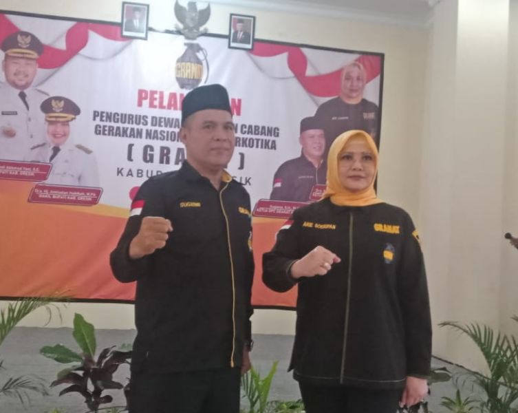 Ketua DPC Granat Gresik terpilih Giono bersama Ketua DPW Granat Jatim KMAT Arie Soeripan.