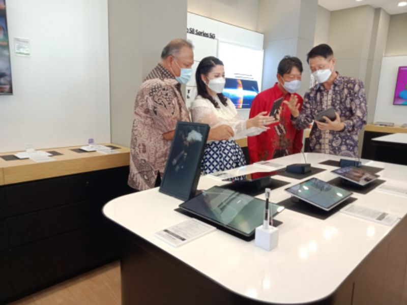 Grand Opening samsung di jalan Mayjend Jonosewojo, Jumat (29/7/2022)