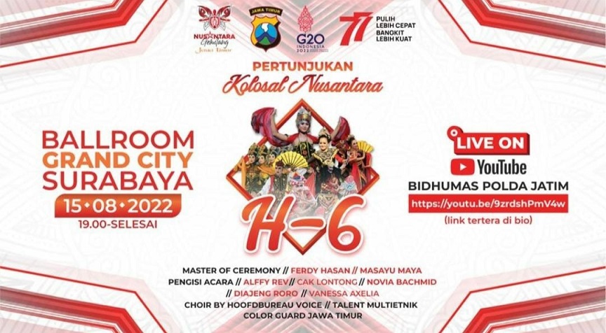 Pertunjukan Kolosal Nusantara pada Malam Puncak Harmoni Nusantara Polda Jawa Timur 2022