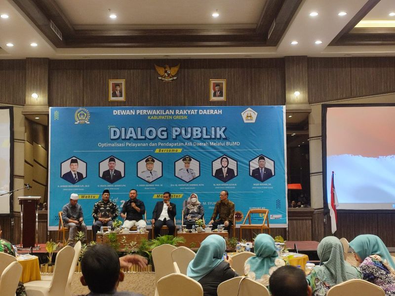 Suasana dialog publik yang digelar KWG dan DPRD Gresik di Hotel Horison Gresik, Jumat (16/9/2022).