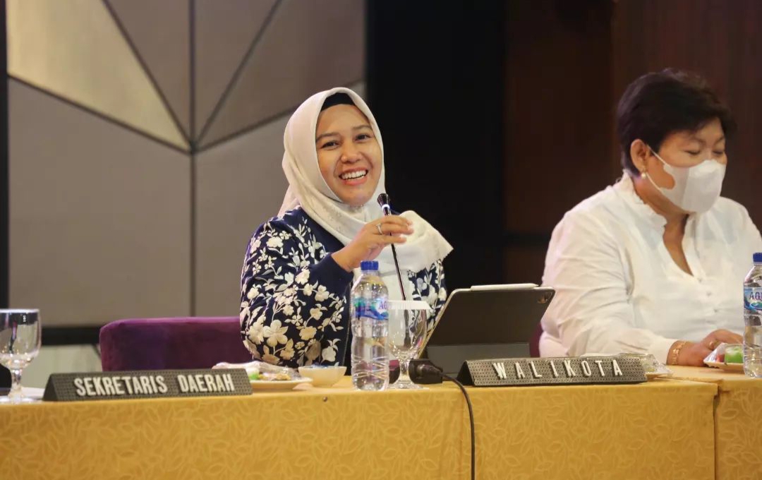 Walikota Ning Ita saat membuka asistensi penyusunan Renstra Perangkat Daerah Kota Mojokerto Tahun 2024-2026.