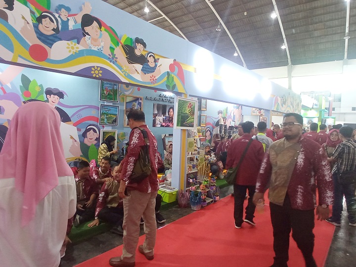 Workshop Dinas Sosial Pemprov Jatim pada ajang Jatim Fest yang dipenuhi karya dari penyandang disabilitas dan ODGJ Rumah Kinarsih. SP/Aini