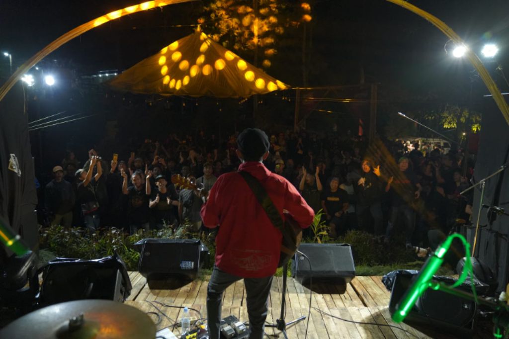 Ratusan Super Friends pecinta alam, musisi, hingga anak-anak motor, tumplek blek dalam kegiatan bertajuk Hutanada 2023 yang digelar di Coban Putri, Batu, Malang akhir pekan lalu. 