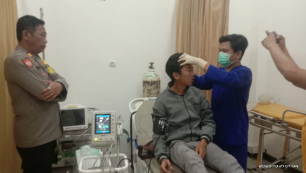 Korban saat mendapatkan perawatan. Foto/Istimewa/