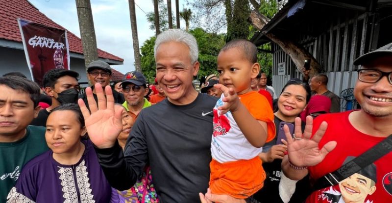 Capres Ganjar Pranowo yang akrab dengan warga.