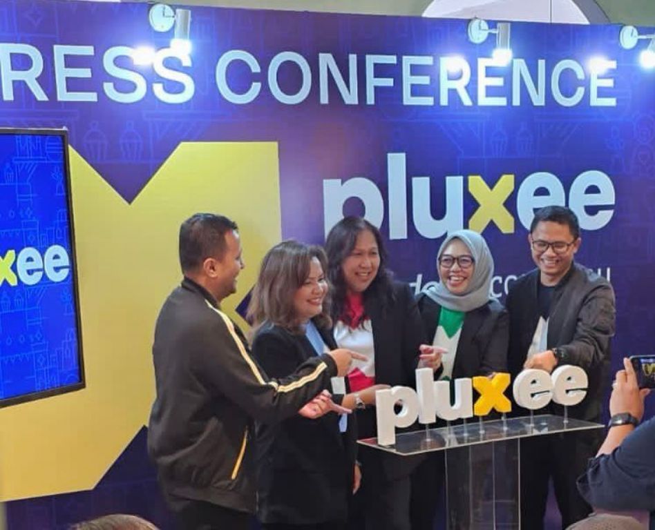 Kika:
IT & Operation Director Pluxee Indonesia, Adhit Prasetyo; Marketing & Merchant Director Pluxee Indonesia, Theresia Lilya; Chief Executive Officer Pluxee Indonesia, Kiki Randall; Human Resources Business Partner (HRBP) Pluxee Indonesia, Vidia Kusuma