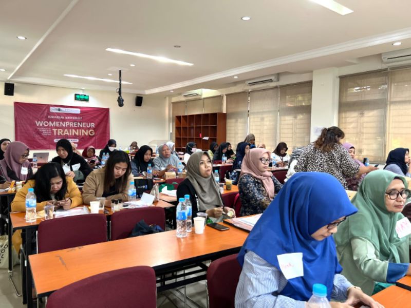 Pelatihan ataupun kelas bisnis UMKM secara berkala.